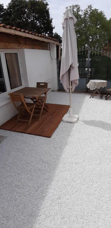 Petit Studio Independant Dans Jardin Avec Parking Et Portail Electrique Marseilles Buitenkant foto